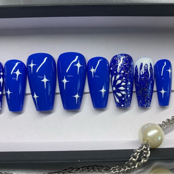 Cobalt Blue Winter Snowflake Nails - Picture 5 of 5